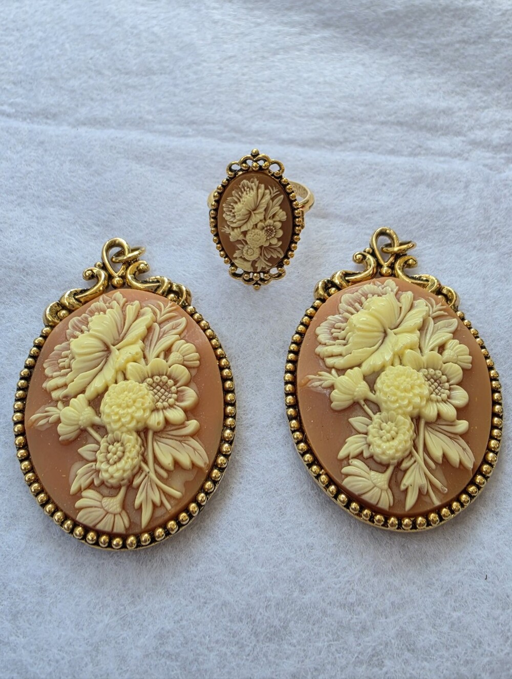 Sarah Coventry: Peach and Ivory Floral Cameo 2 Pendants & Ring Set